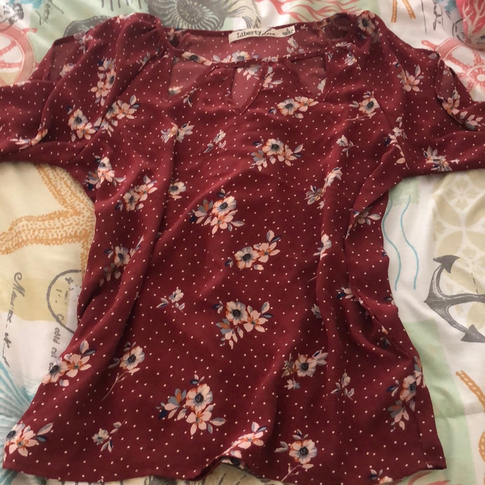 Light weight top with more than cold shoulders:)